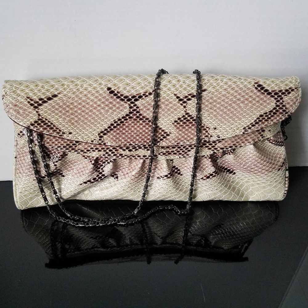 Noatd 8831628 Snakeskin patent leather clutch